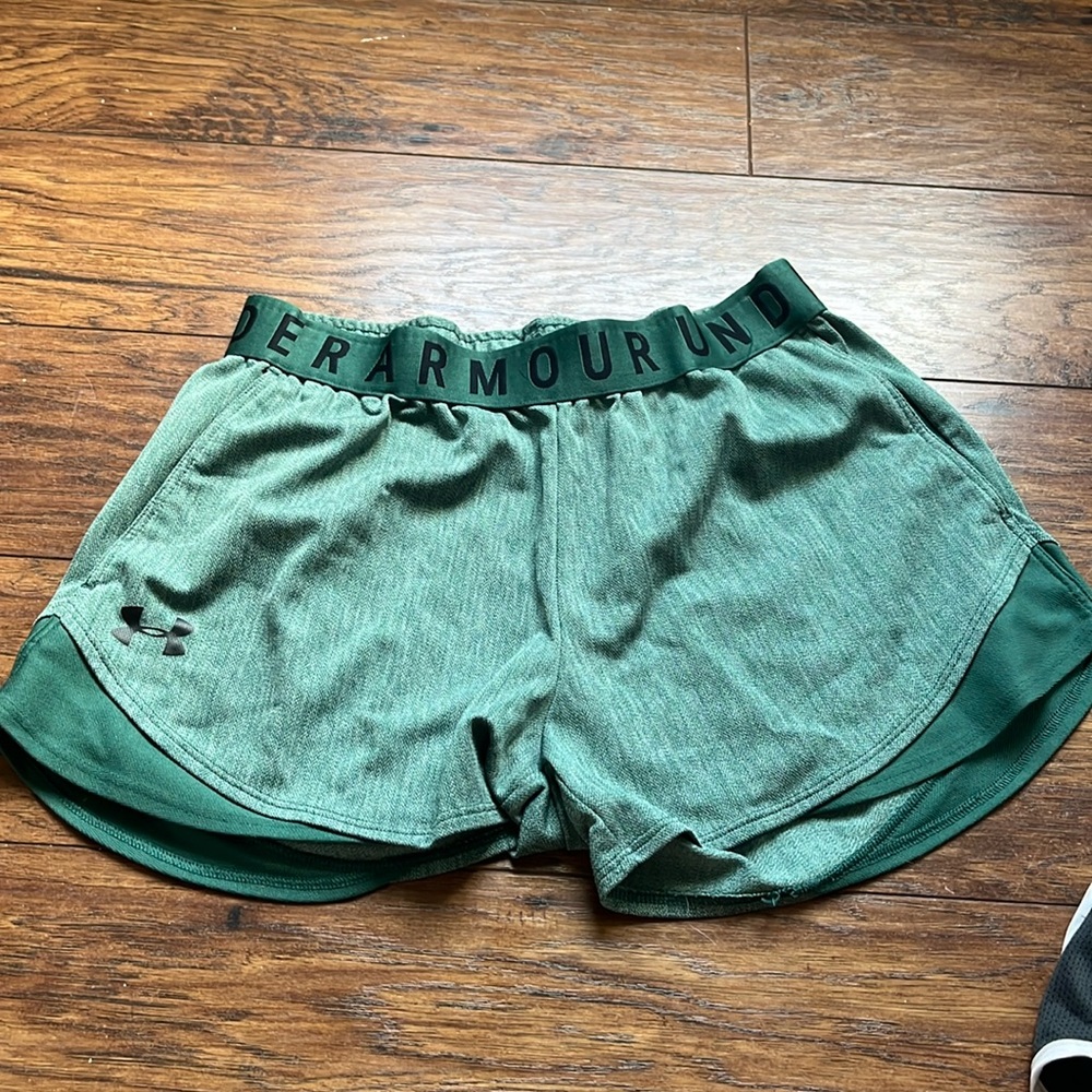 green, size xs, under armour loose shorts
